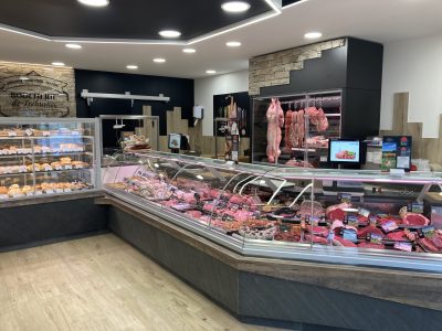 Balance de magasin pour les métiers de bouche Balances tactiles connectées mettler toledo dans une boucherie